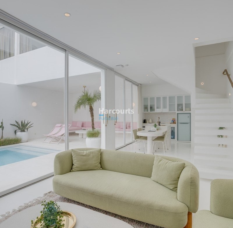 Located Highly Sought After Nelayan Freehold Ownership 1