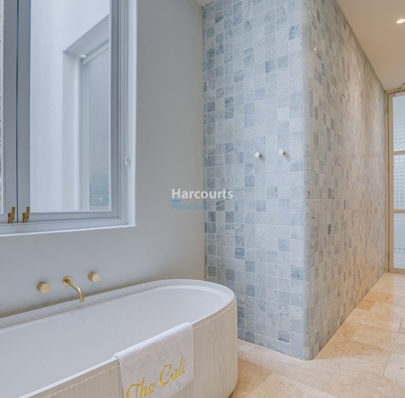 Located Highly Sought After Nelayan Luxury Living