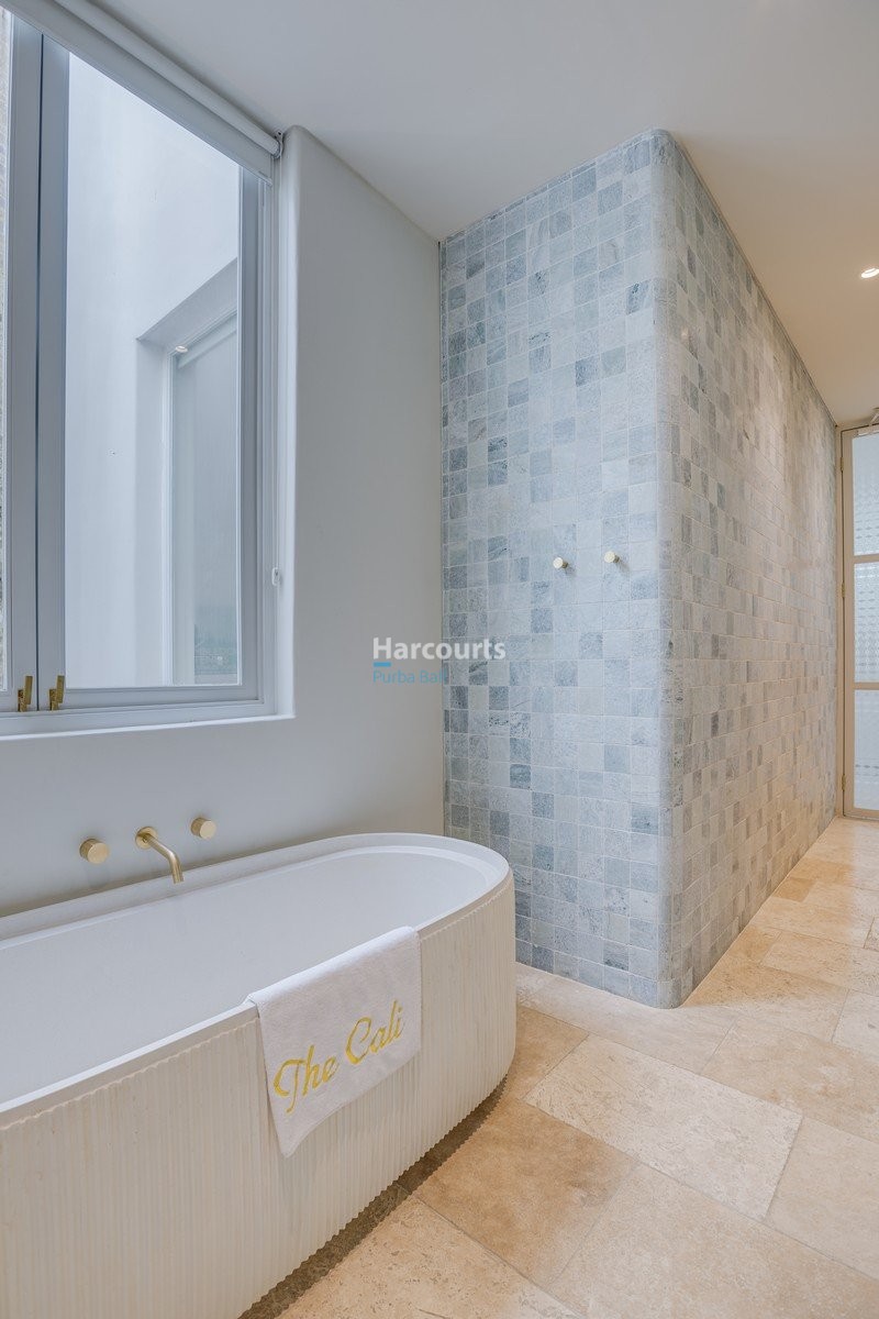 Located Highly Sought After Nelayan Luxury Living
