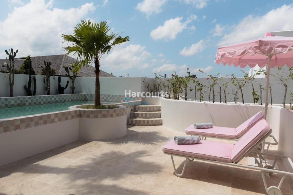 Located Highly Sought After Nelayan Ocean Breeze