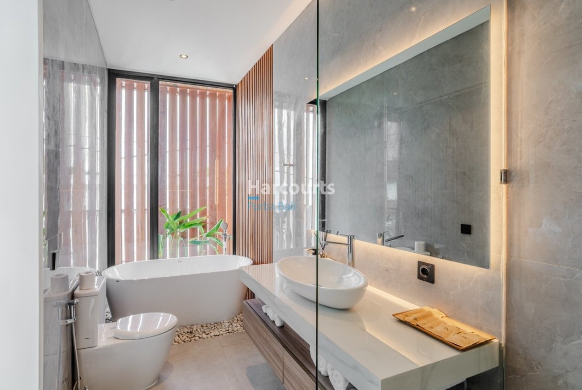 Located Tranquil Residential Enclave Luxury Living