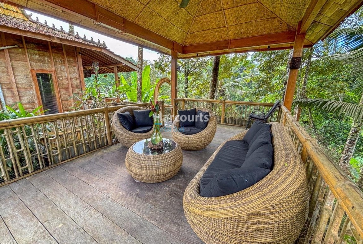 Peaceful Freehold Retreat Surrounded Property Investment