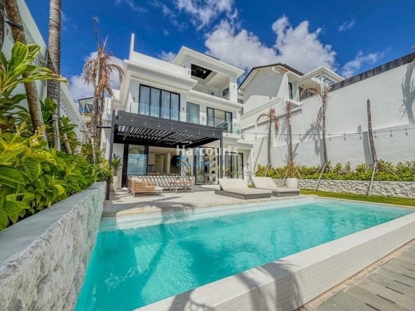 Perched Highest Point Bingin Tropical Modern