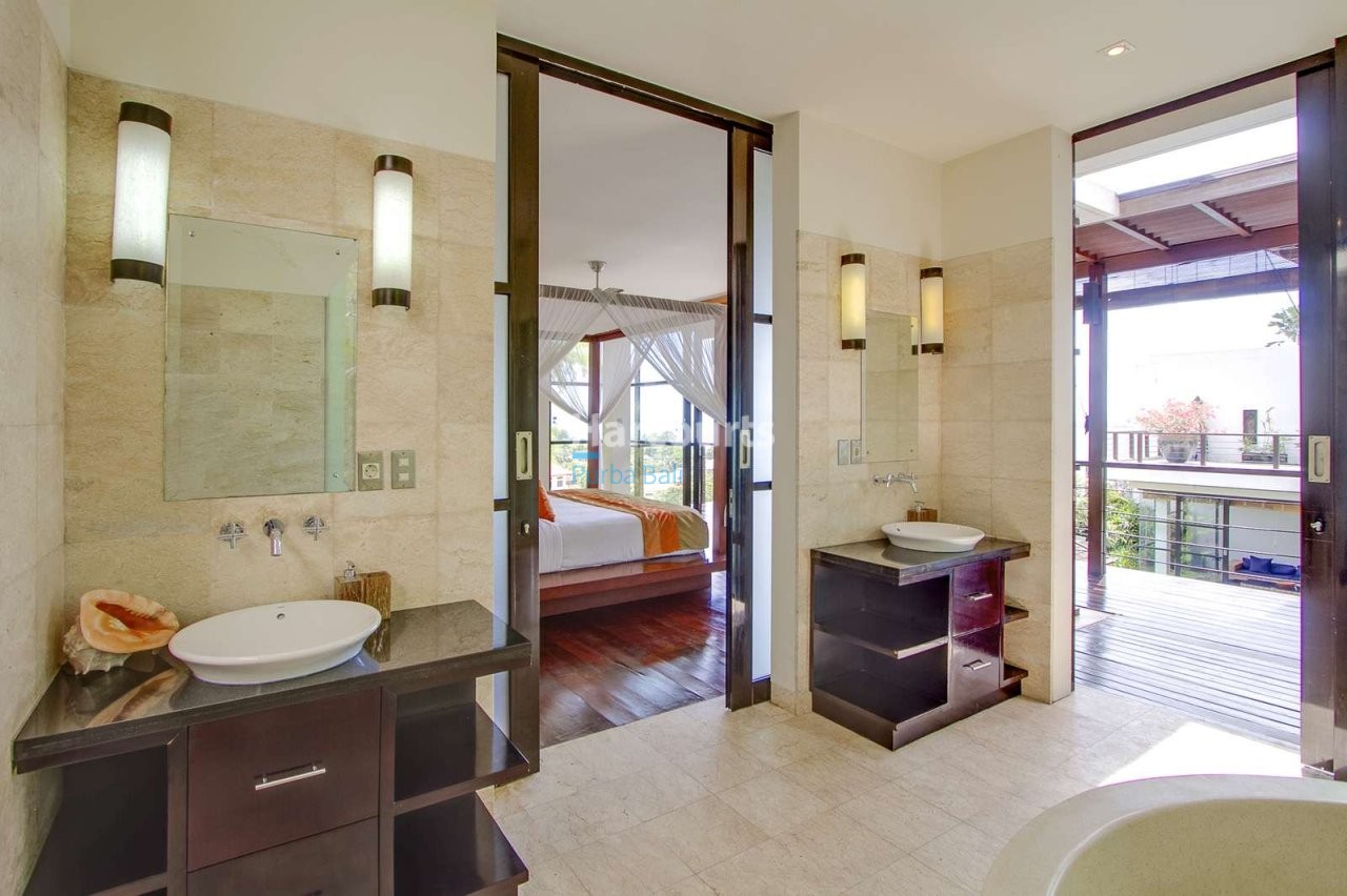 Positioned Within Prestigious Temple Freehold Ownership