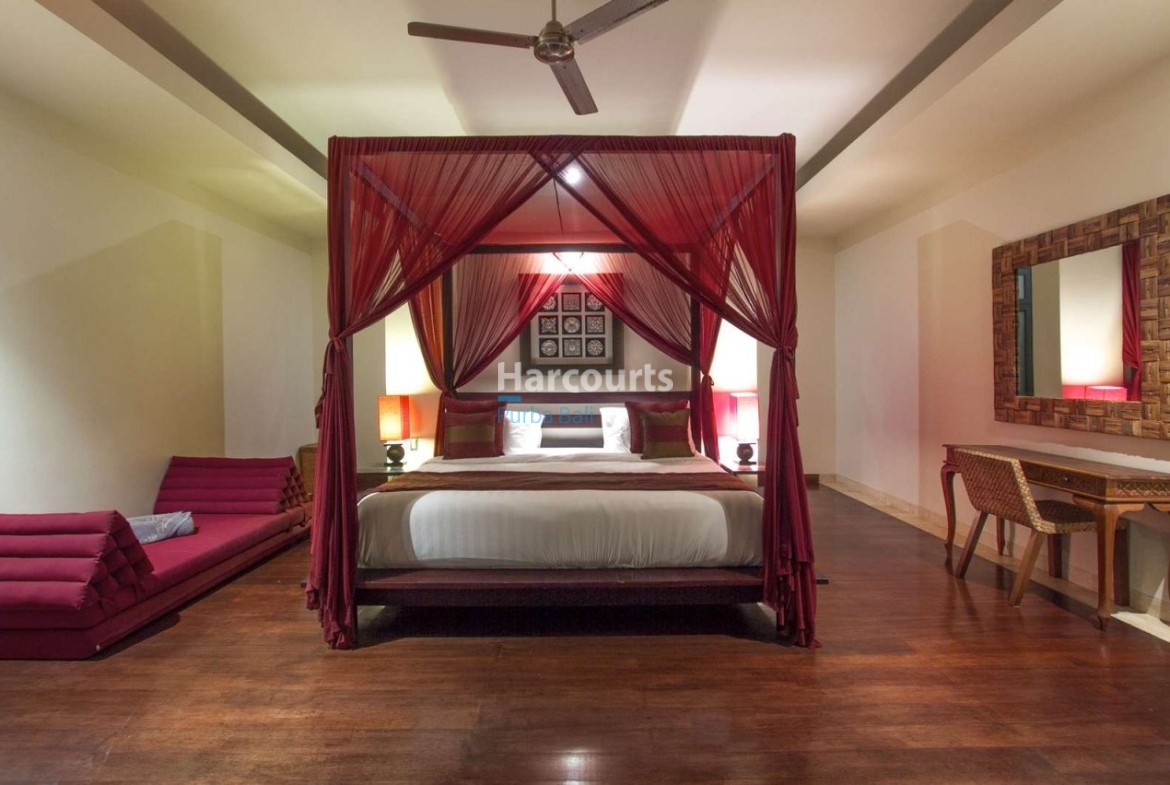 Positioned Within Prestigious Temple Tropical Modern 1