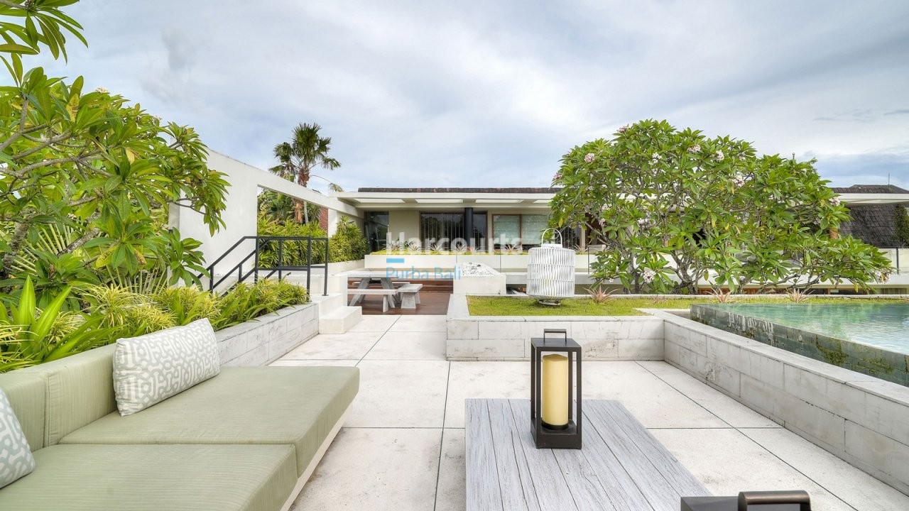 Set Within Quiet Low Density Luxury Living 1