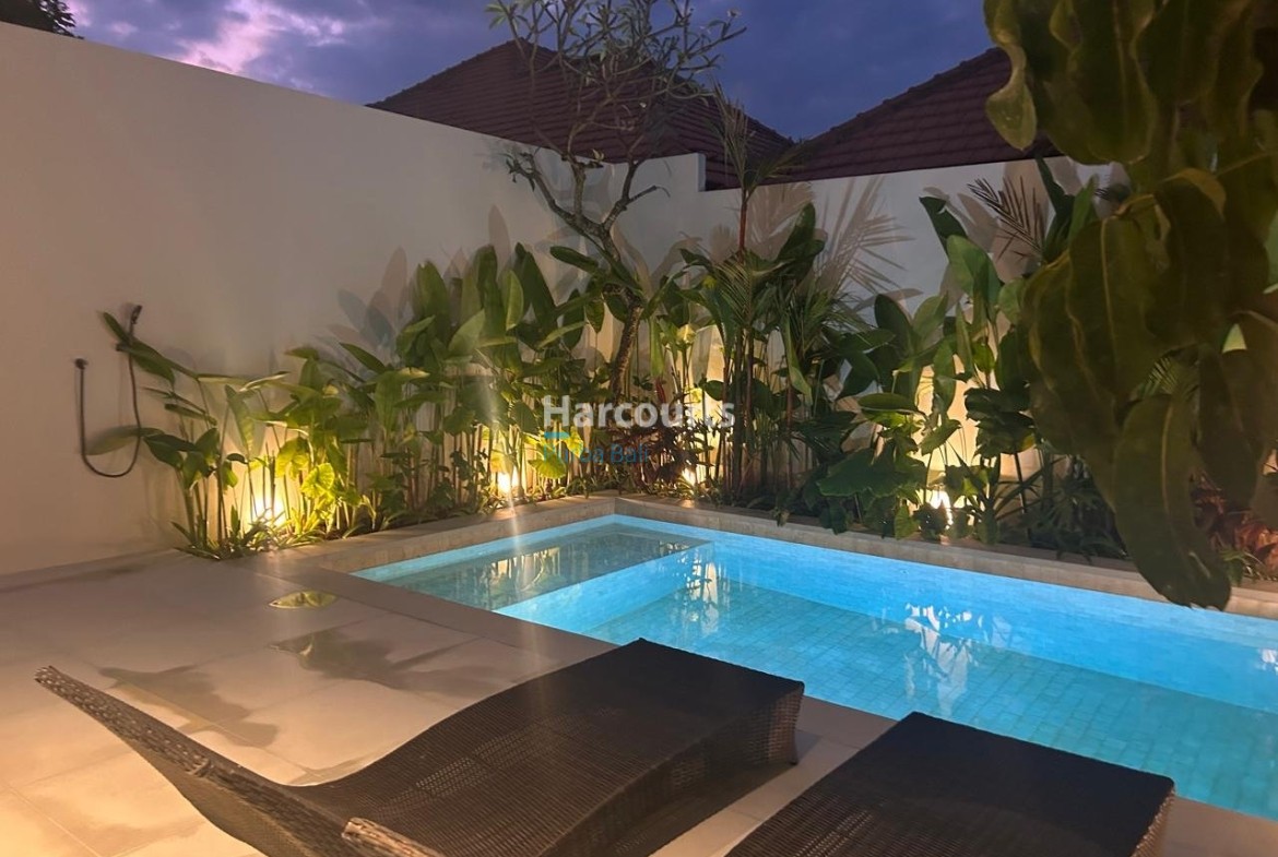 Situated Highly Desirable Area Luxury Living