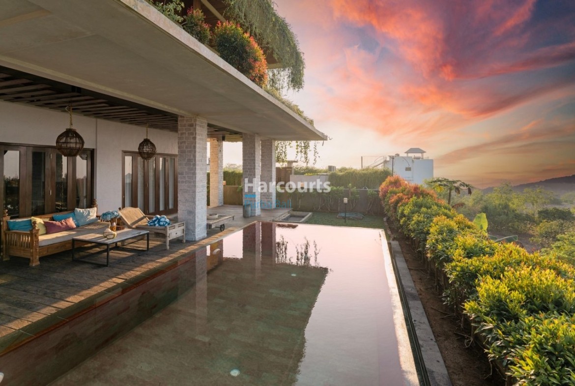 Spectacular Degree Ocean View Swimming Pool 1