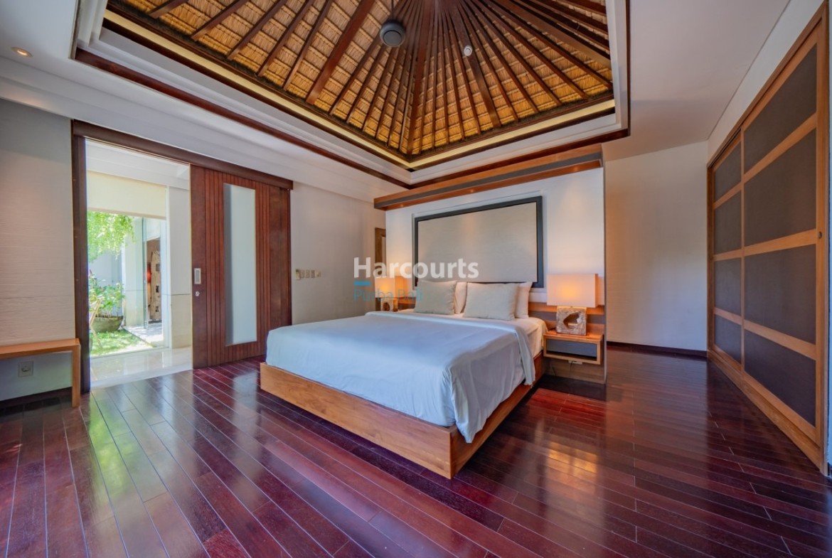 This Freehold Villa Presents For Sale