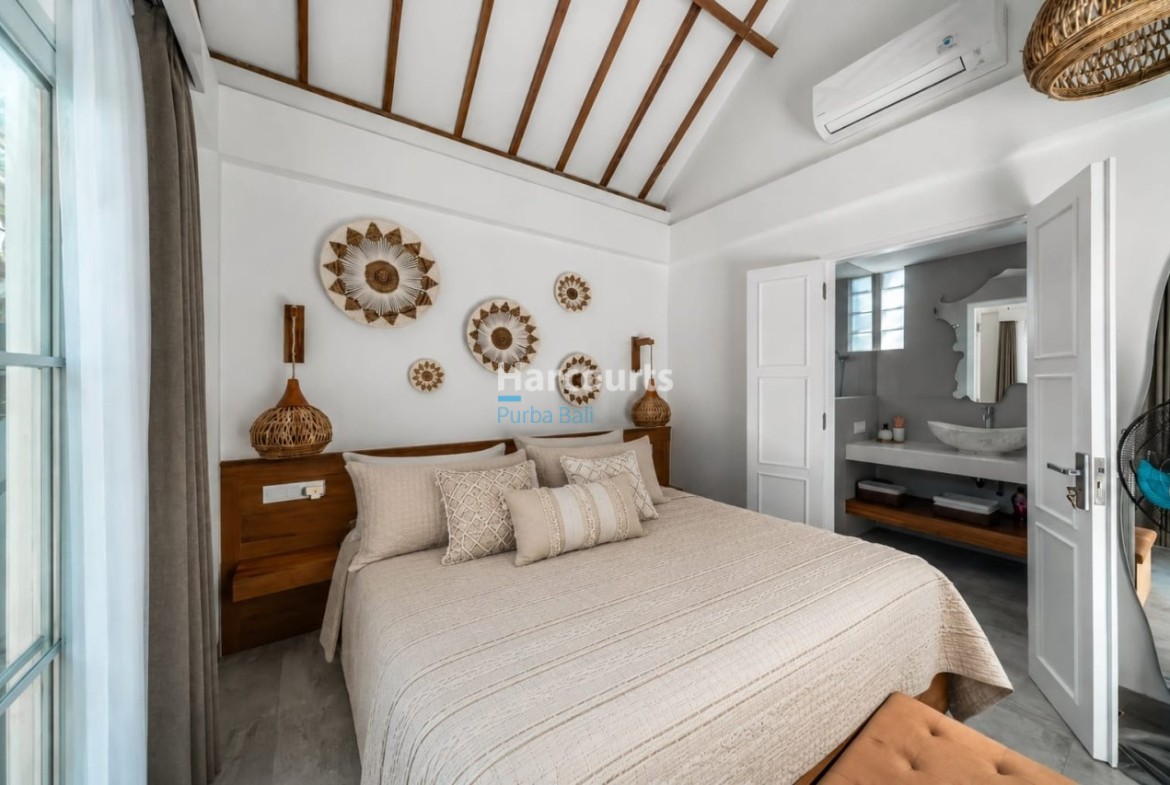 Located Sought After Residential Area Ocean Breeze