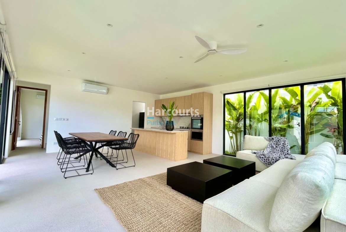 Nestled Sought After Residential Enclave Freehold Ownership