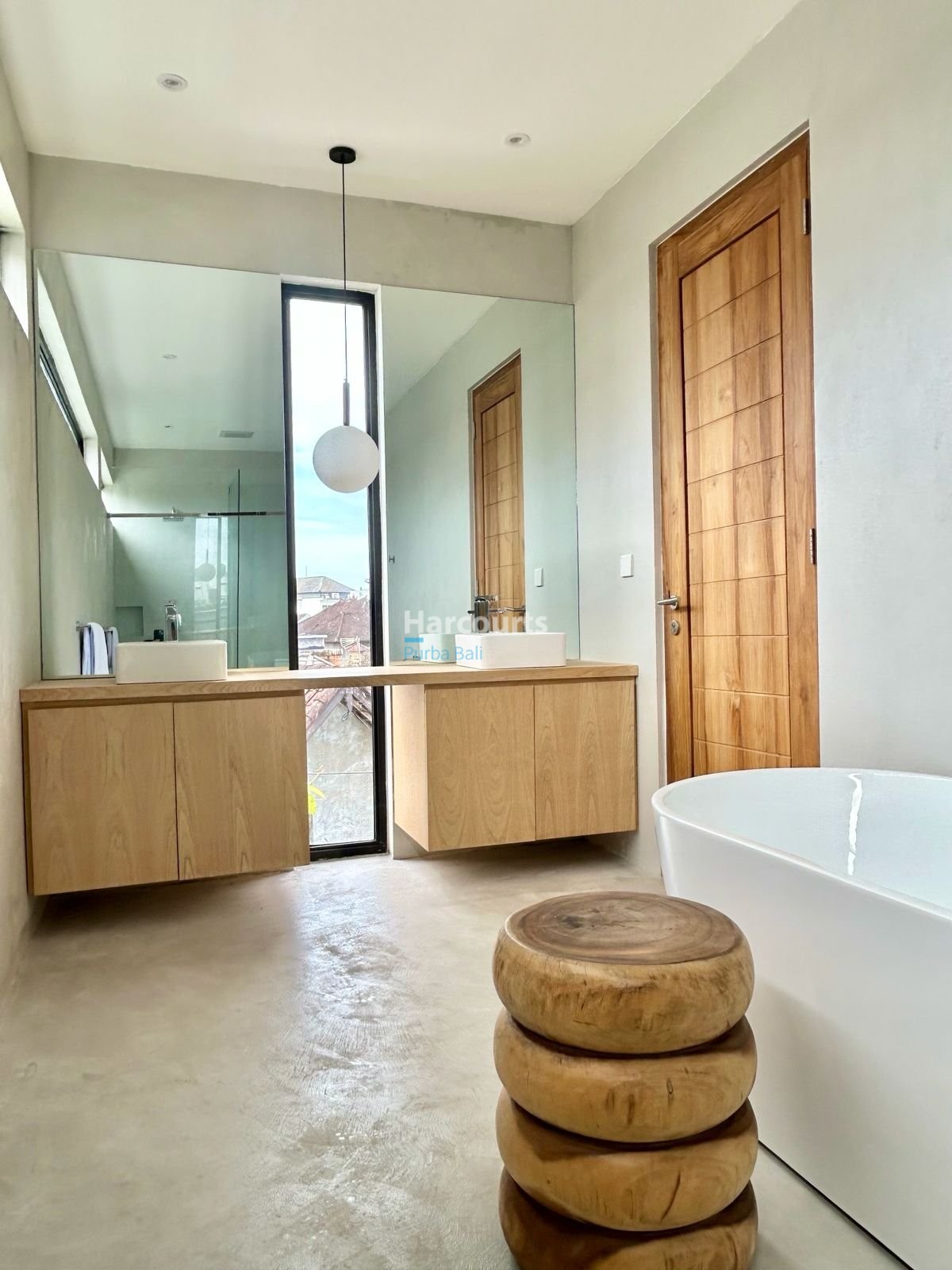 Nestled Sought After Residential Enclave Property Investment