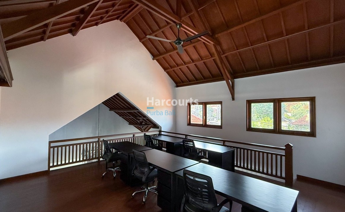Nestled Within Prestigious Gated Freehold Ownership 1