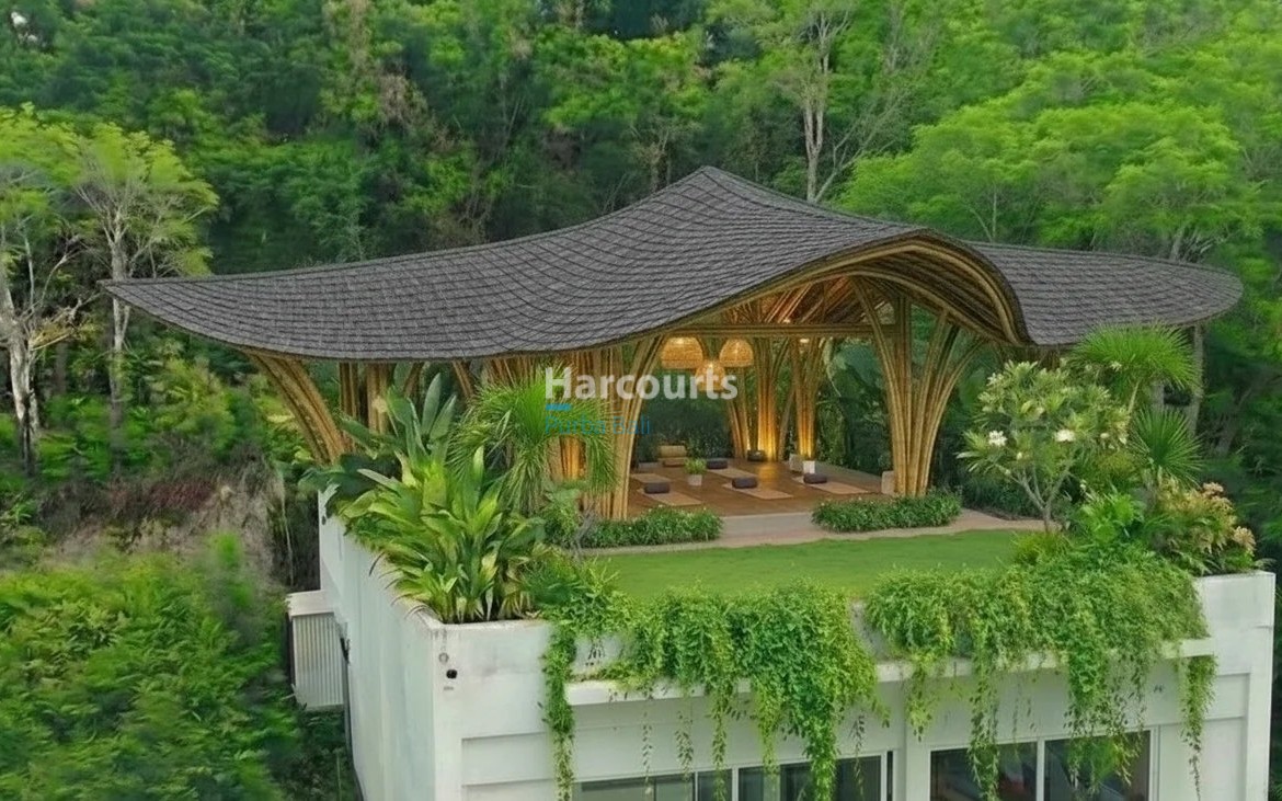 Set Dramatic Elevated Hillside Tropical Modern