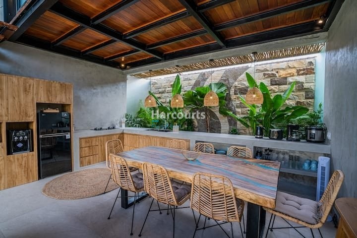 Situated Peaceful Residential Pocket Holiday Rental