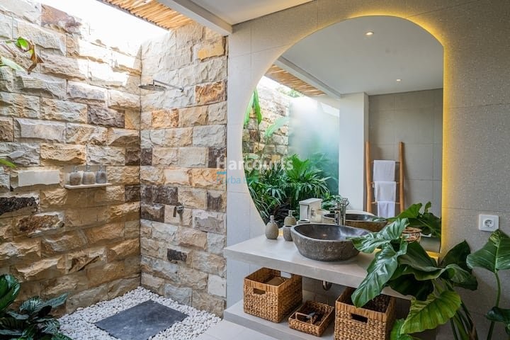Situated Peaceful Residential Pocket Leasehold Opportunity 1
