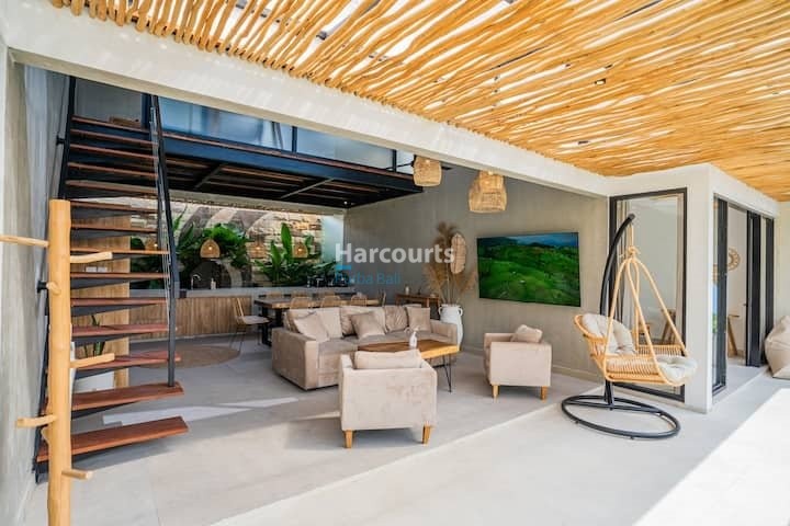 Situated Peaceful Residential Pocket Ocean Breeze