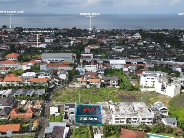 This Sqm Rectangular Plot Luxury Living