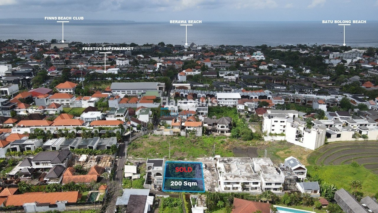 This Sqm Rectangular Plot Luxury Living