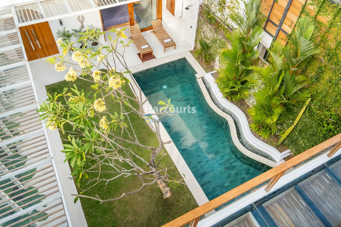 finished-shaded-lounge-expansive-bali-home