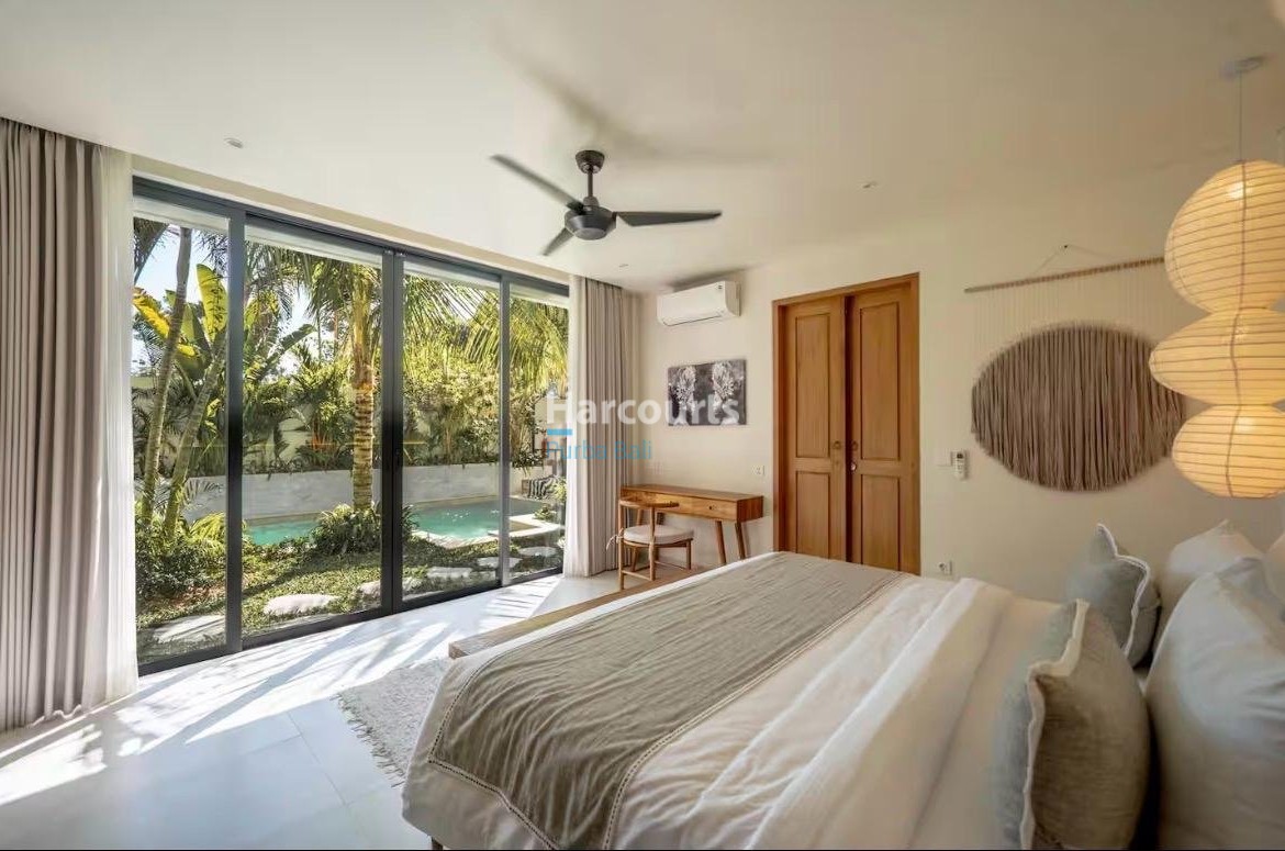 Discover Contemporary Tropical Living Holiday Rental