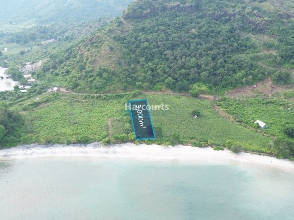 Discover Exceptional Beachfront Investment Luxury Living2