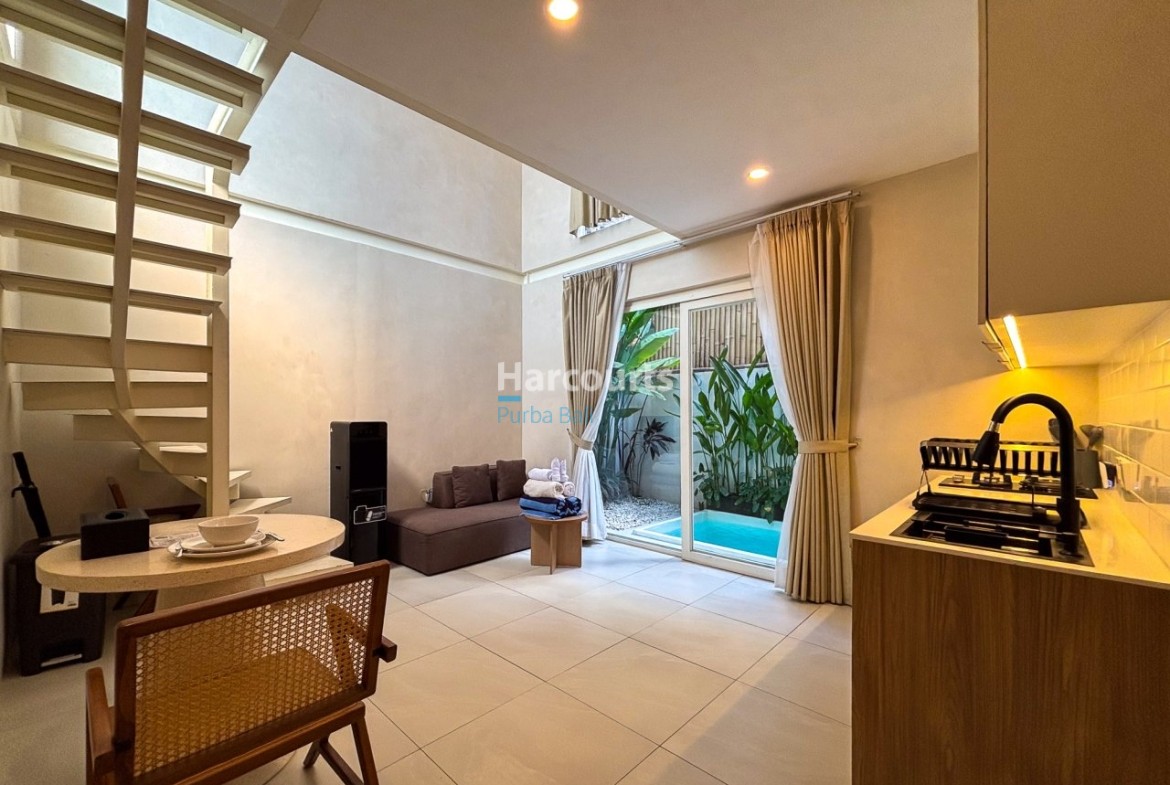 Discover Stylish Tropical Retreat For Sale