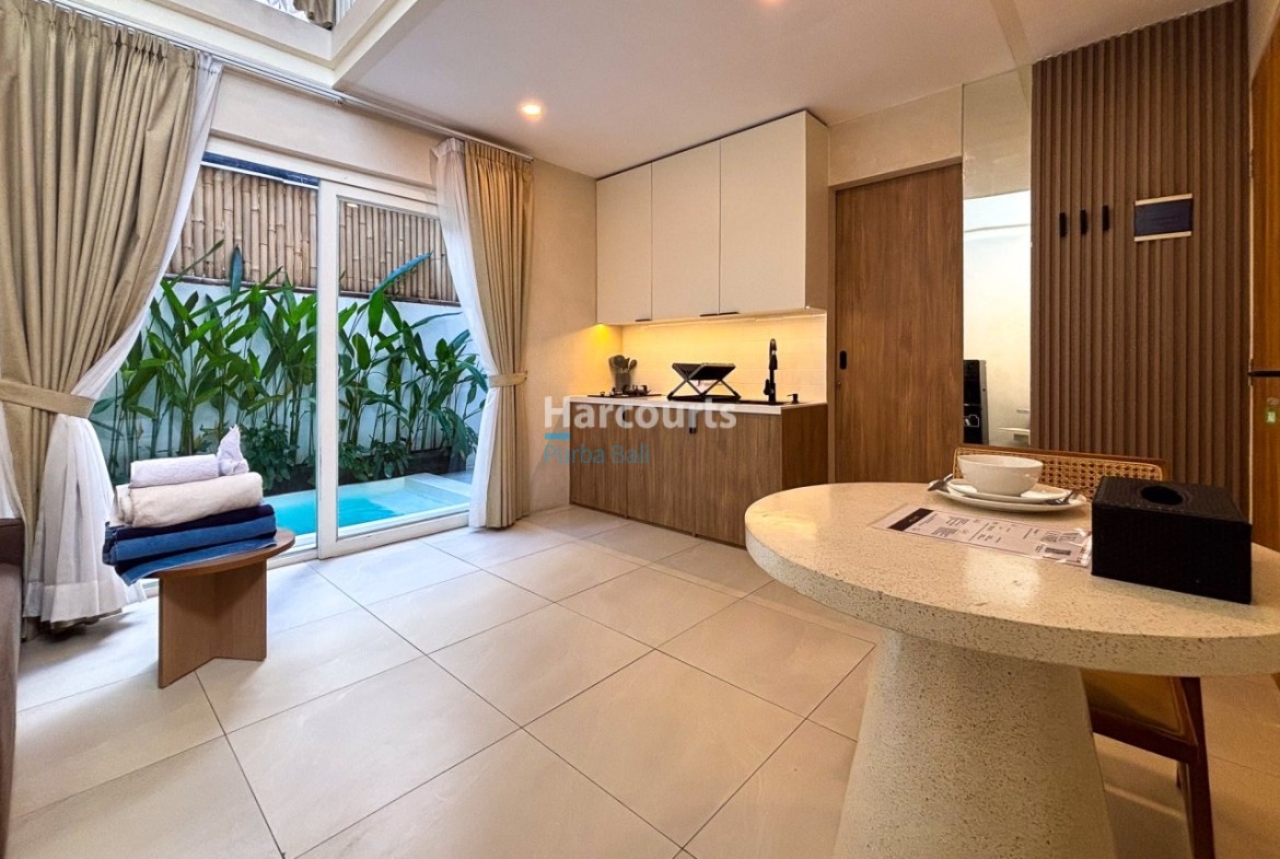 Discover Stylish Tropical Retreat Leasehold Opportunity