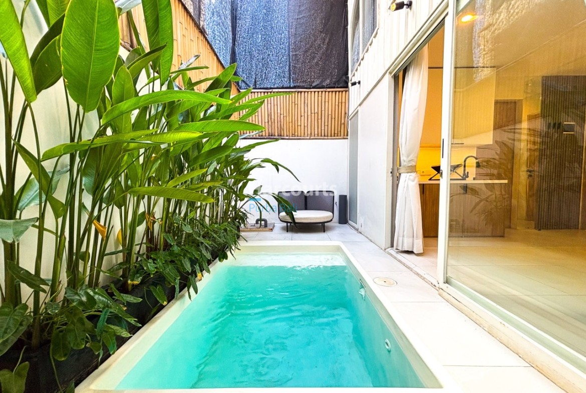 Discover Stylish Tropical Retreat Tropical Modern