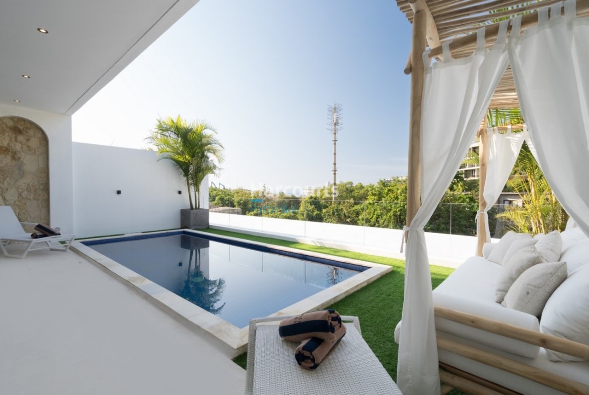 Experience Contemporary Tropical Living Ocean Breeze