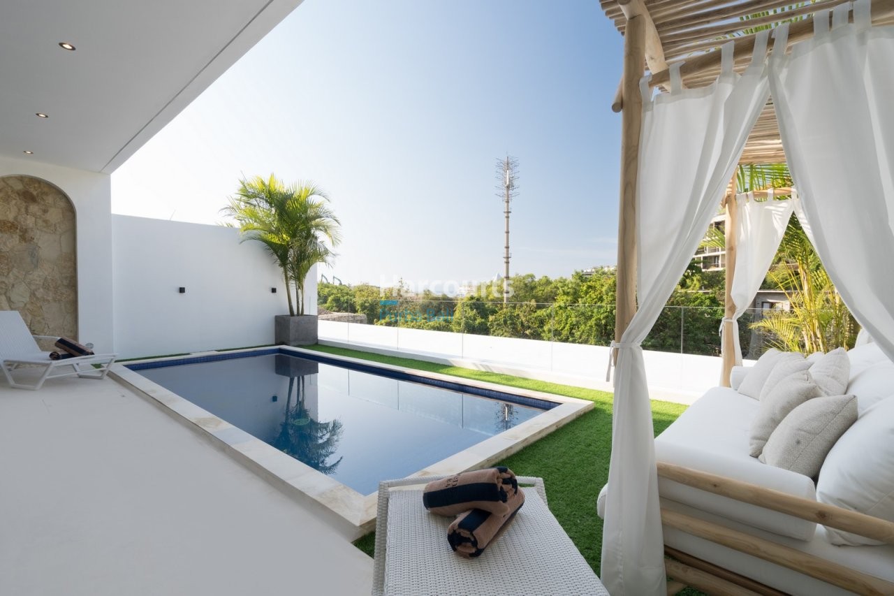 Experience Contemporary Tropical Living Ocean Breeze