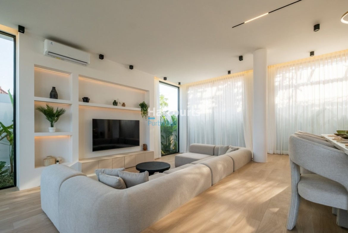 Positioned Increasingly Sought After Melasti Tropical Modern