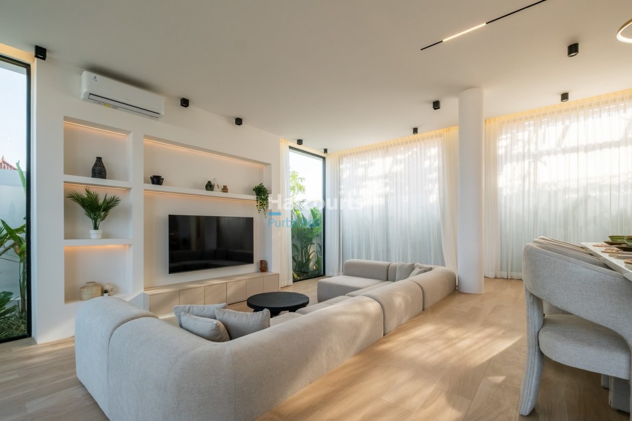 Positioned Increasingly Sought After Melasti Tropical Modern