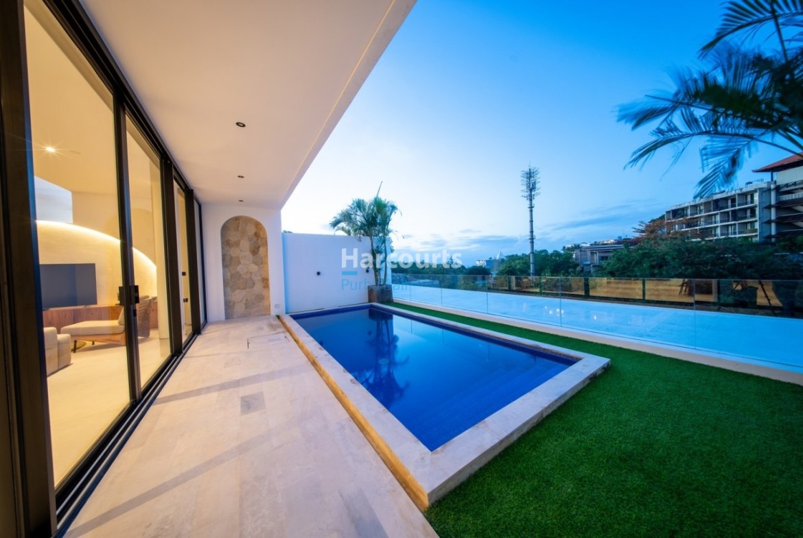 Positioned Prime Location Between Ocean Breeze