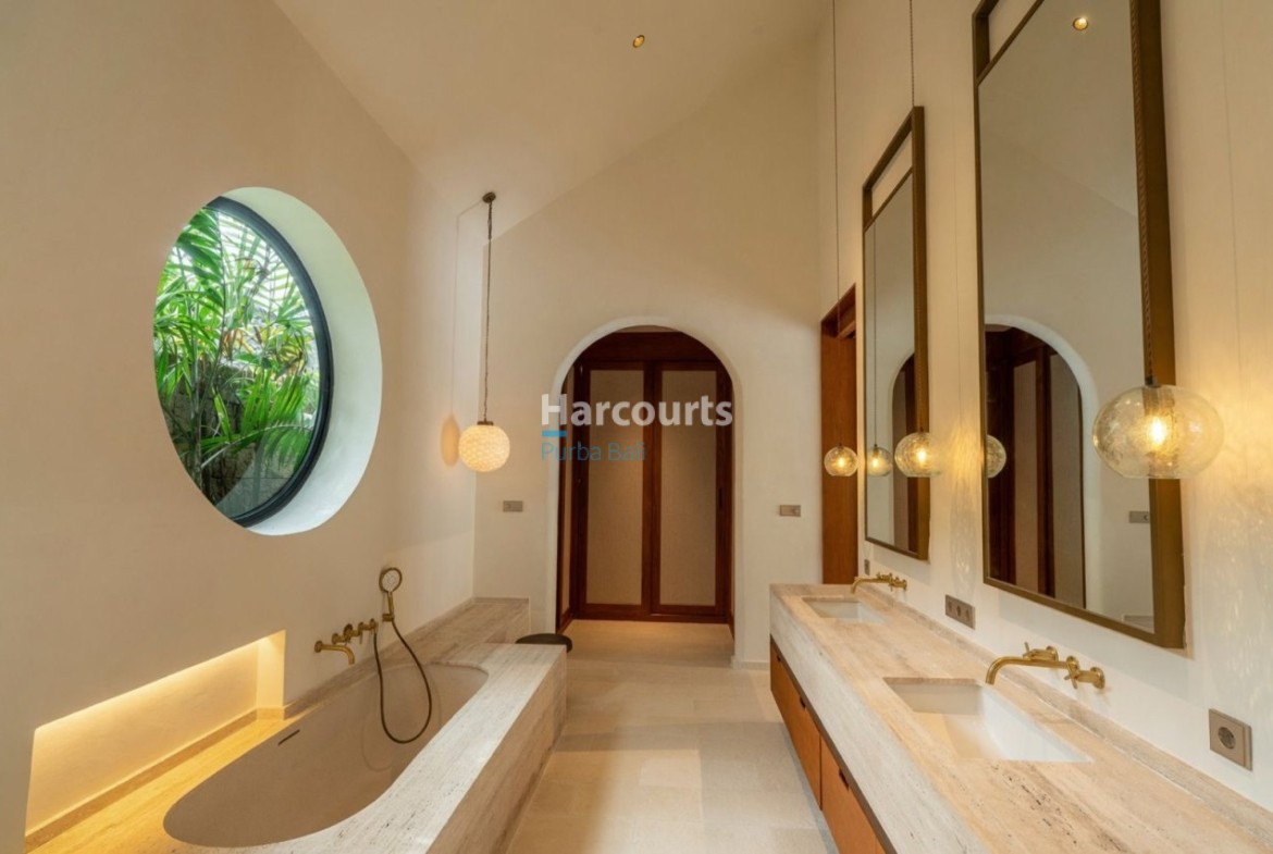 Ready Immediate Occupancy Breathtaking Ocean Breeze 1