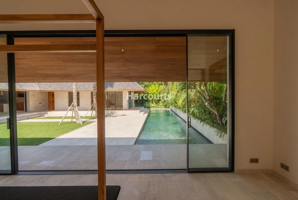 Ready Immediate Occupancy Breathtaking Swimming Pool 1