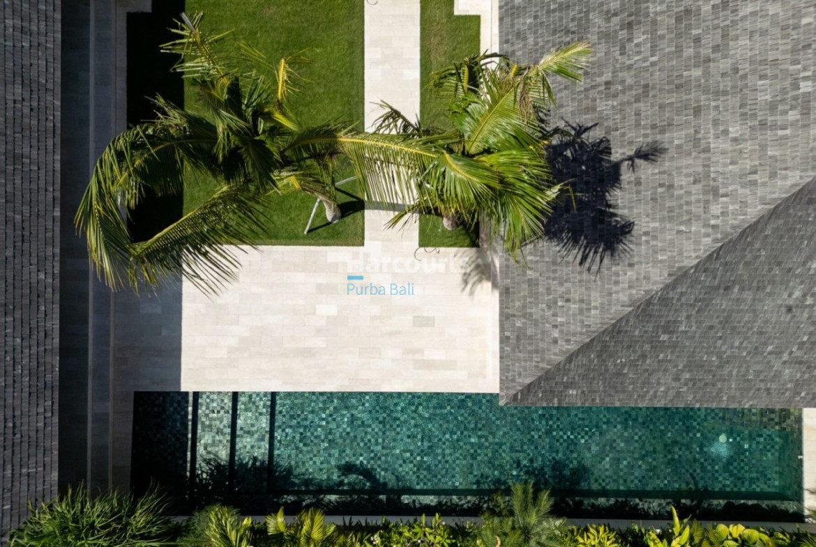 Ready Immediate Occupancy Breathtaking Tropical Modern