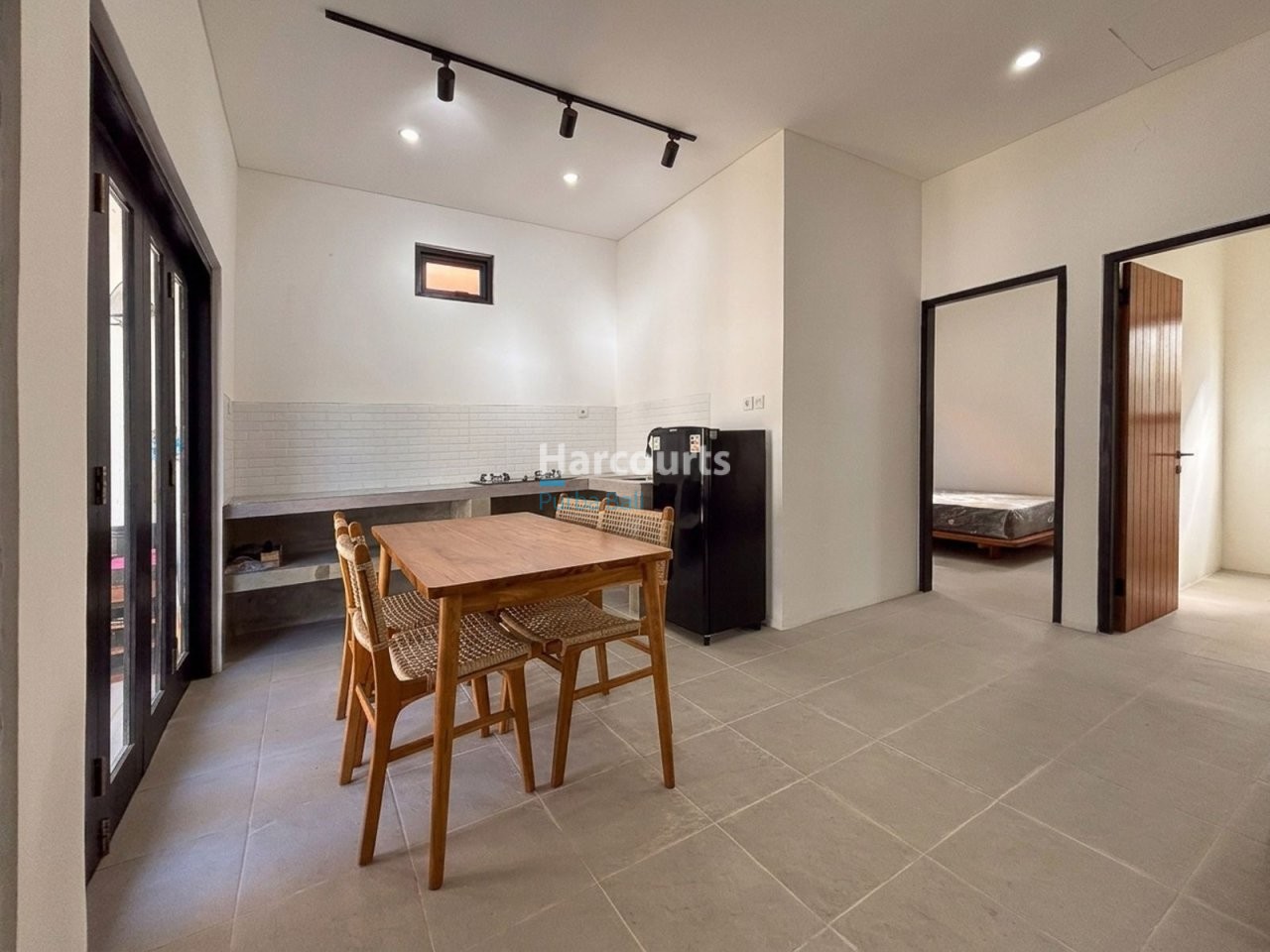 Secure Charming Leasehold Villa For Sale