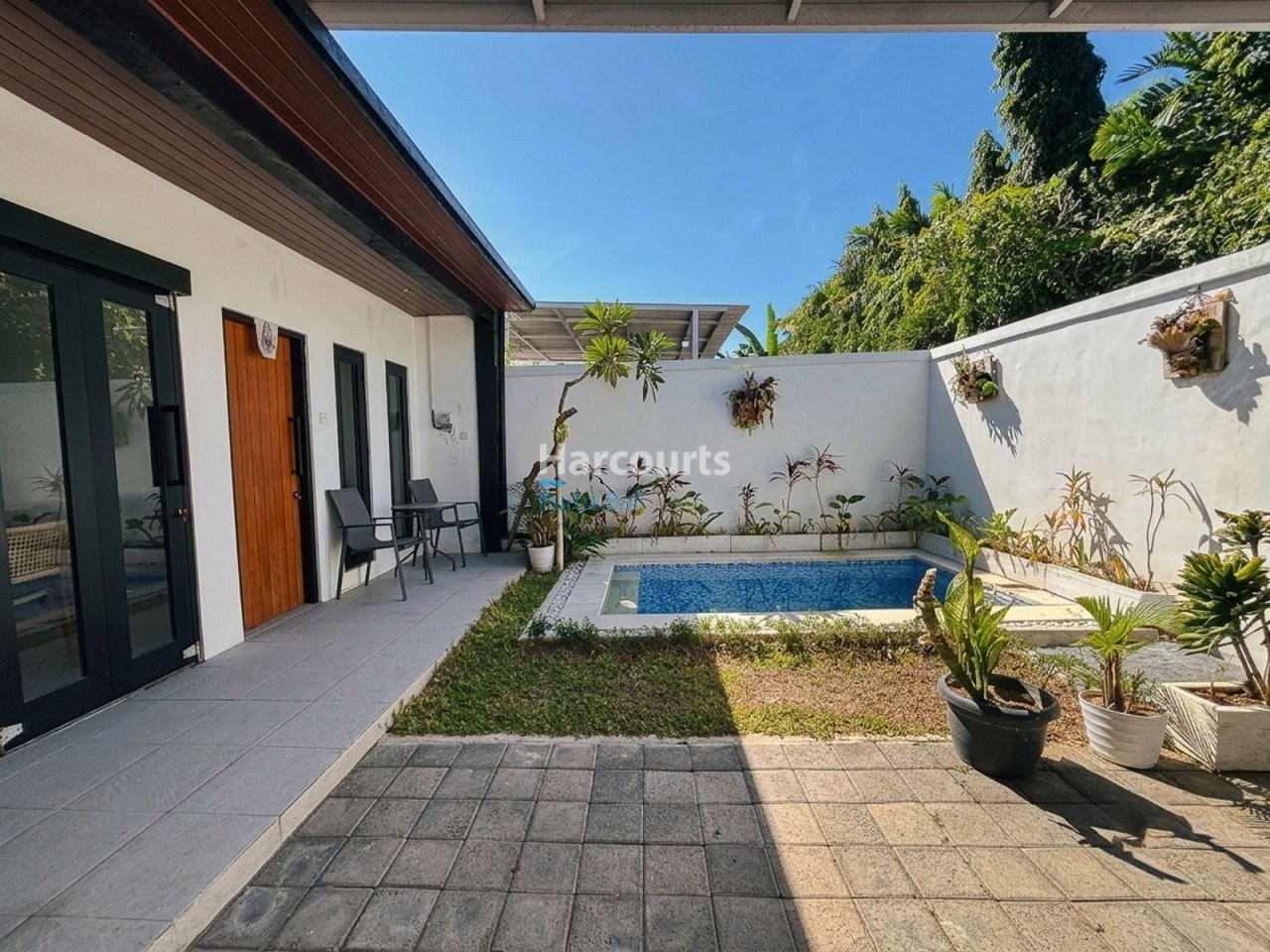 Secure Charming Leasehold Villa Freehold Ownership