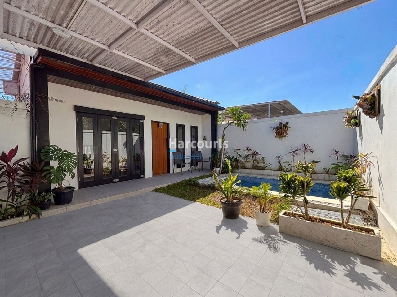 Secure Charming Leasehold Villa Real Estate Bali
