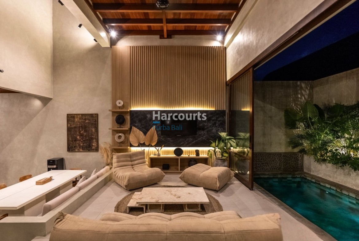 Set Highly Sought After Area Luxury Living