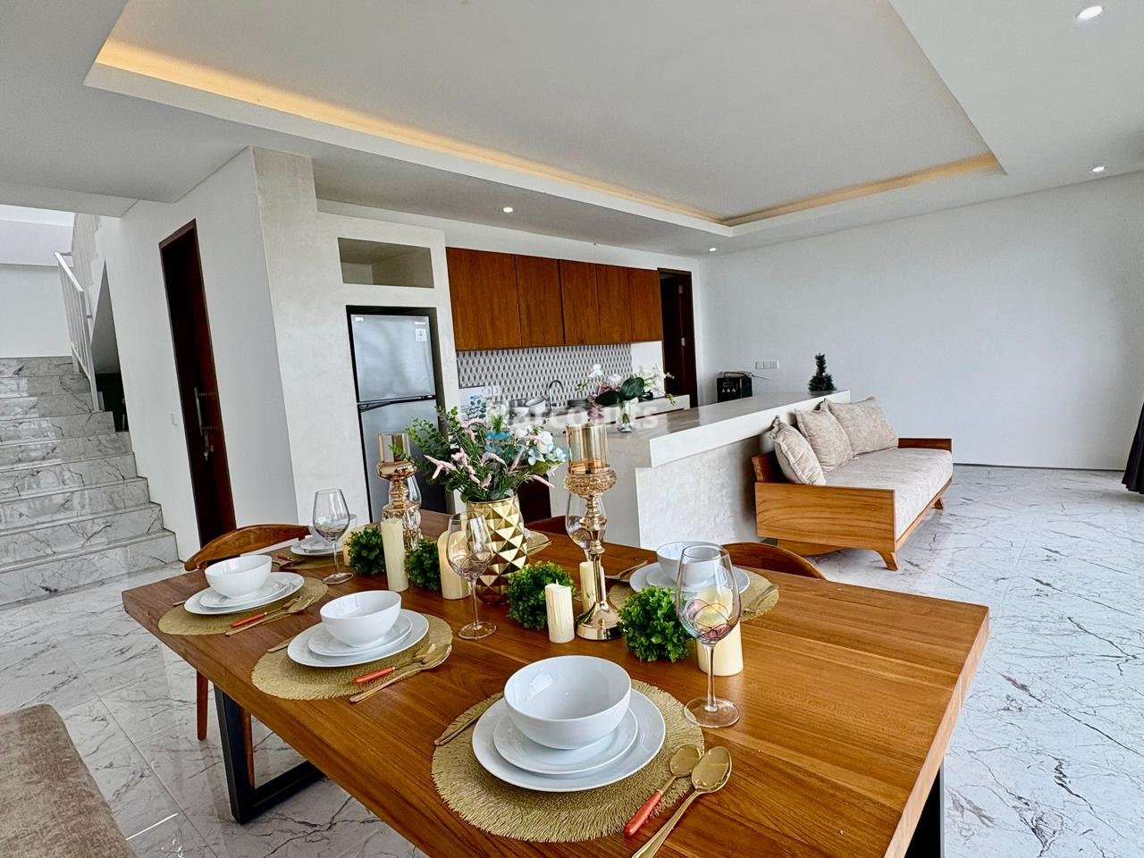 Welcome This Newly Built Freehold Ownership