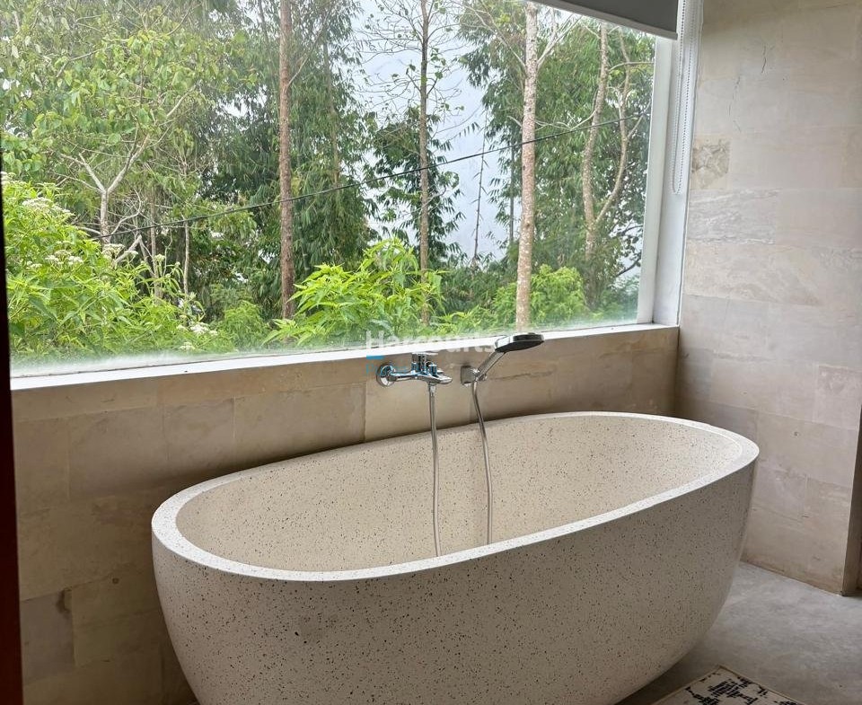 Welcome This Newly Built Leasehold Opportunity