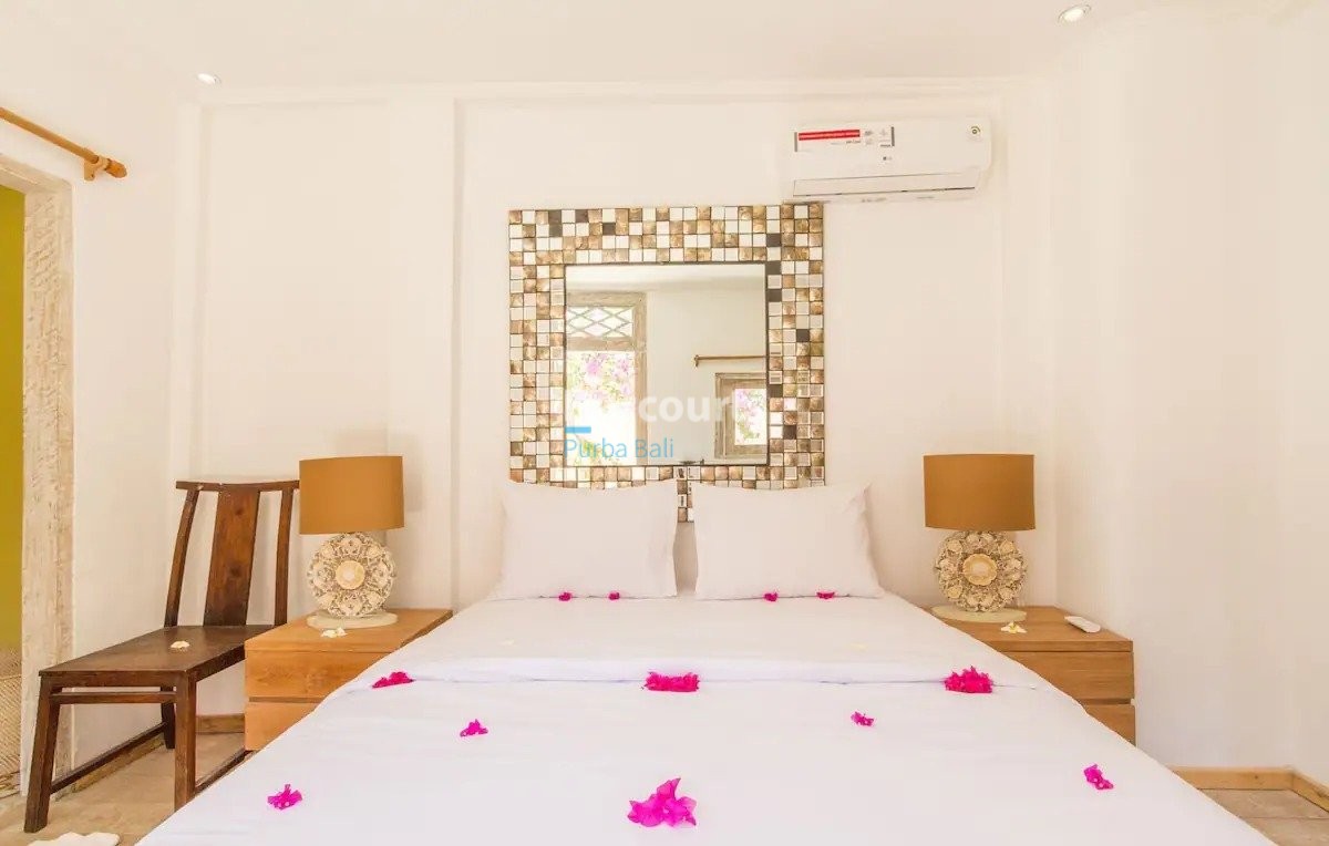 Positioned Directly Beachfront Gili Ocean Breeze