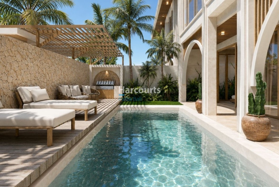 Positioned Peaceful Coastal Village Ocean Breeze