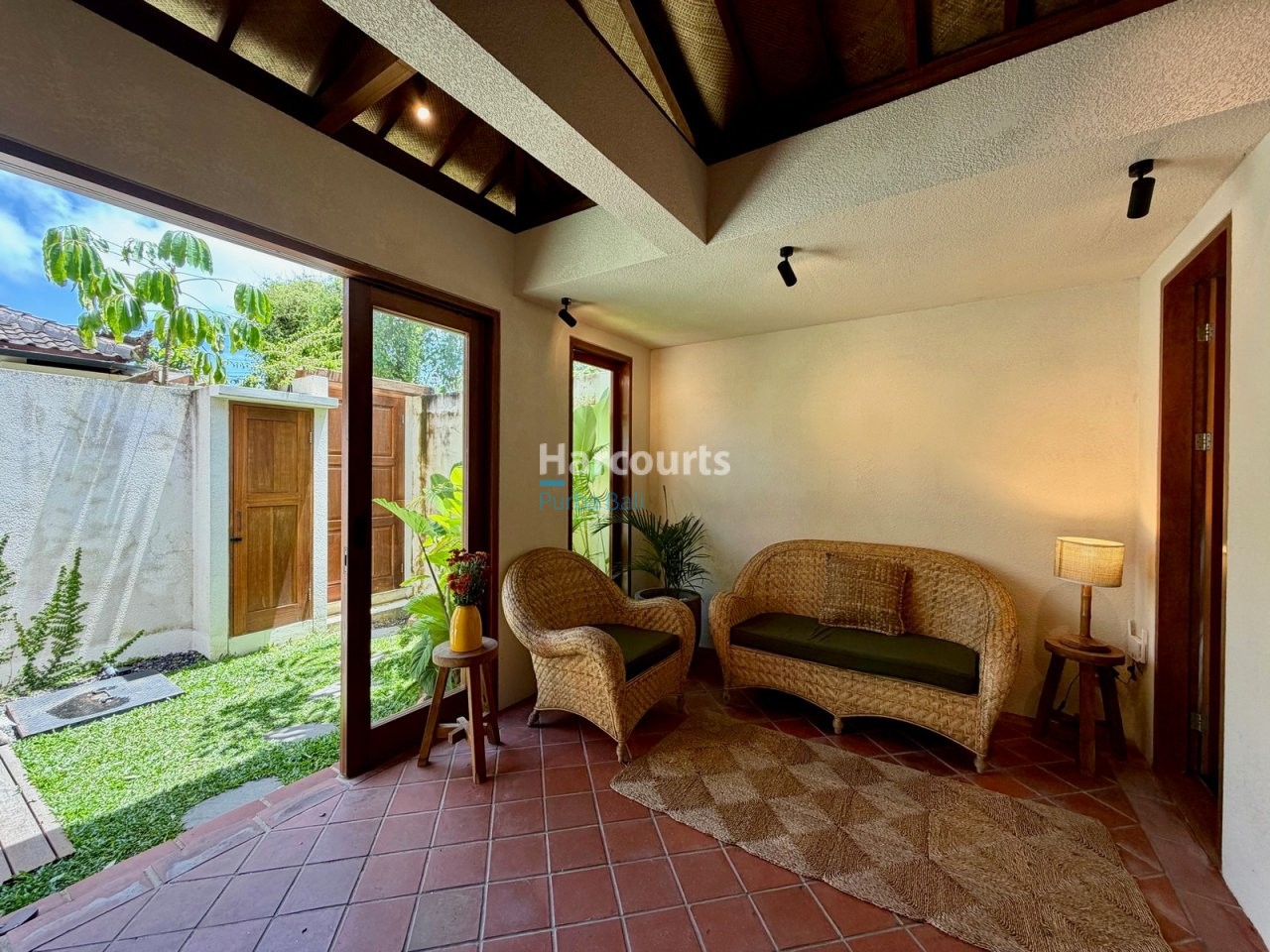 Positioned Pecatu Just Minutes Luxury Living