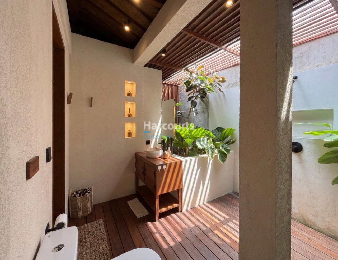 Positioned Pecatu Just Minutes Ocean Breeze