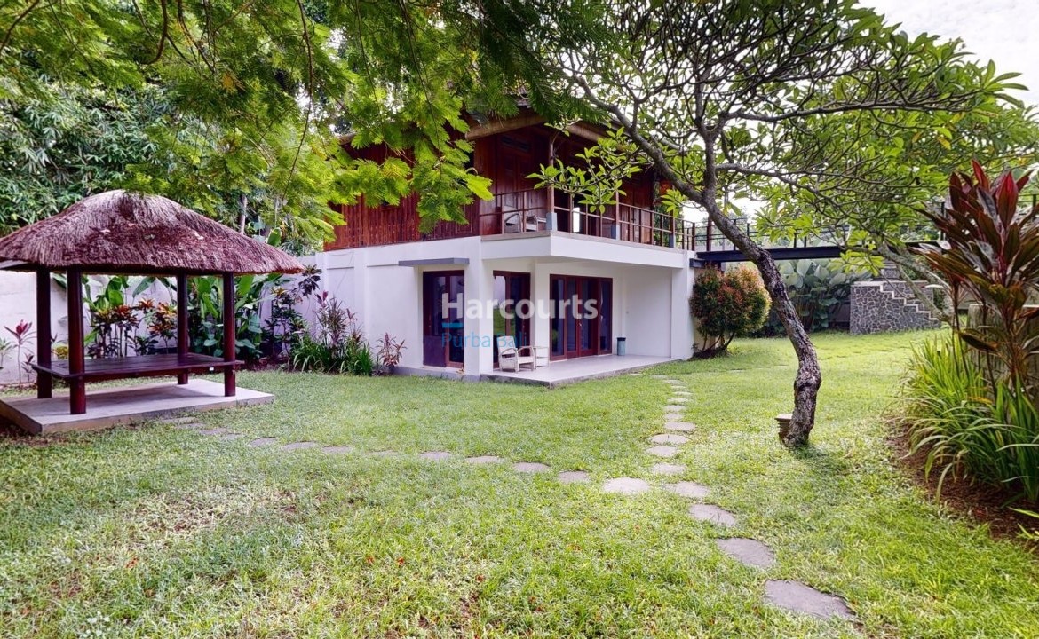 Set Across Impressive Sqm Holiday Rental