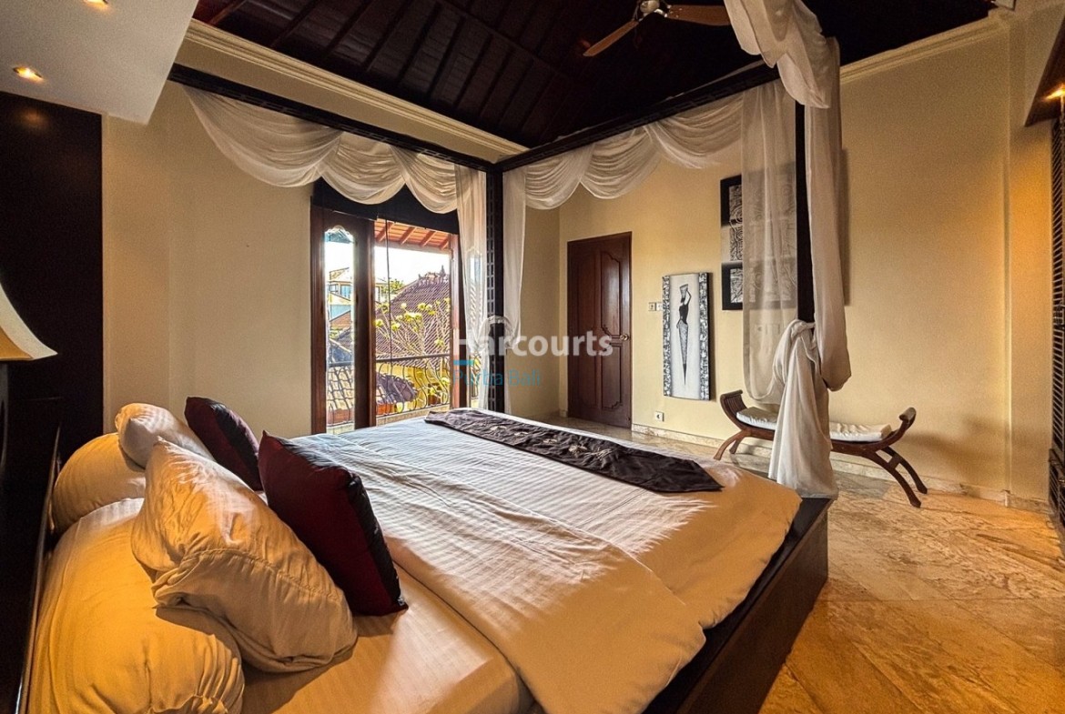 Set Along Jalan Melasti For Sale