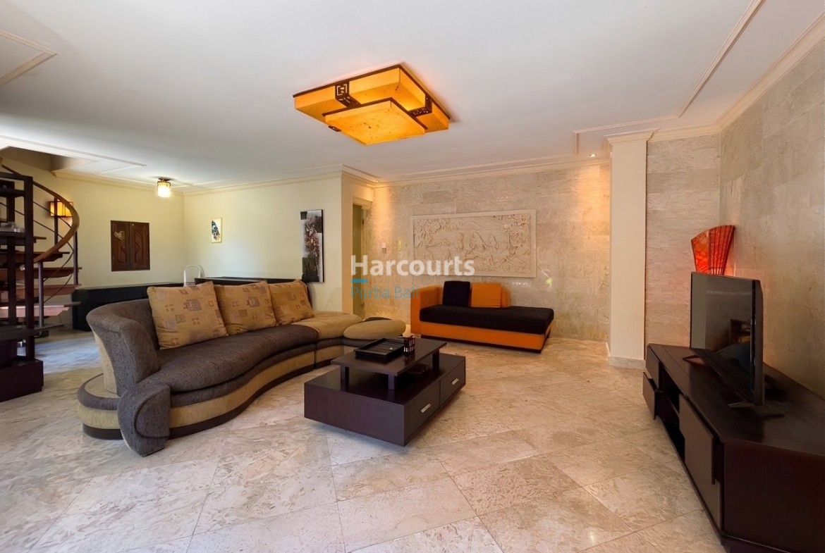 Set Along Jalan Melasti Luxury Living